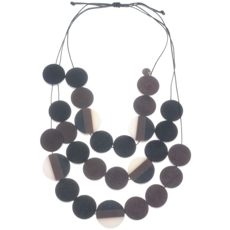 WOODEN MEDALS BEADS SHORT NECKLACE 2