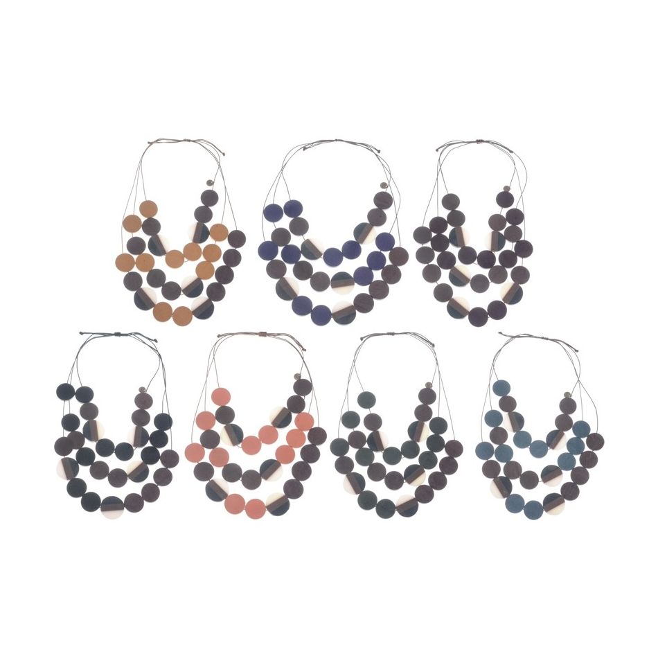 WOODEN MEDALS BEADS SHORT NECKLACE