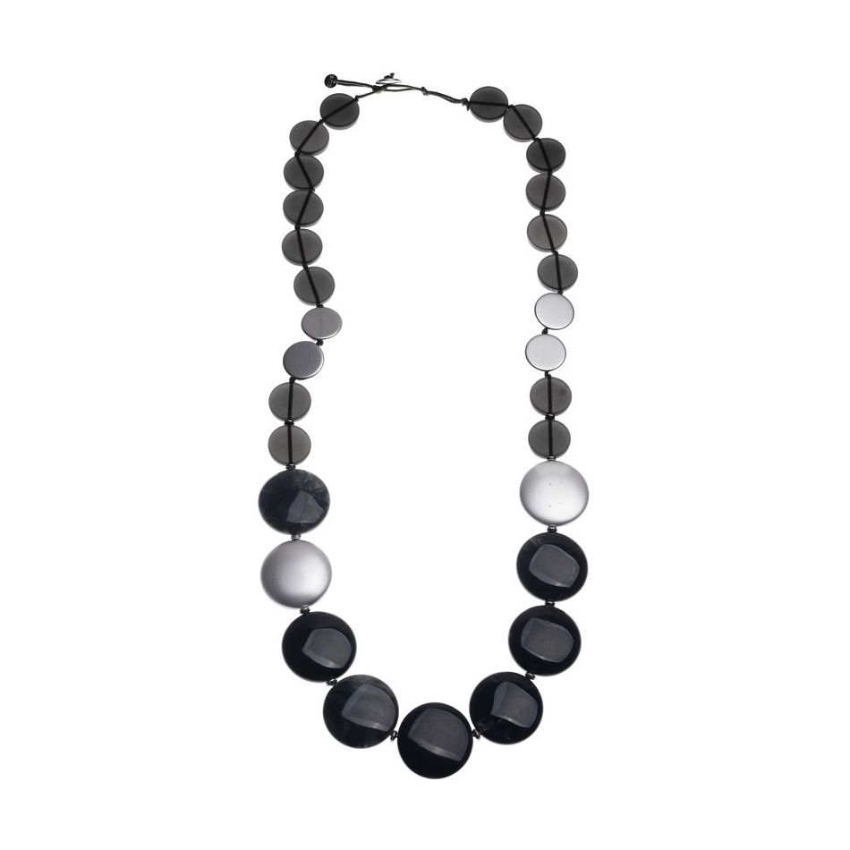 LONG NECKLACE WITH RESIN BEADS