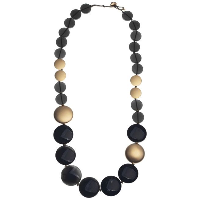 LONG NECKLACE WITH RESIN BEADS