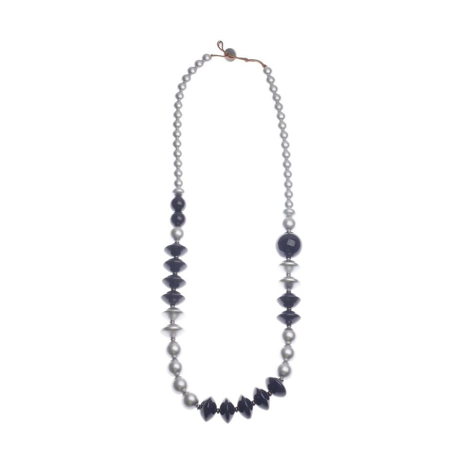 LONG NECKLACE WITH RESIN BEADS