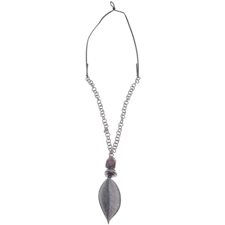 COLLAR LARGO COLGANTE HOJA METAL 2