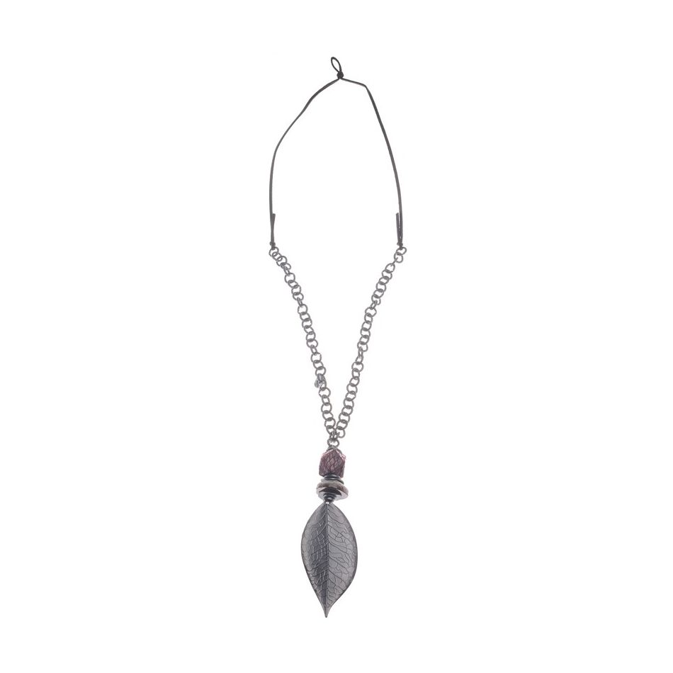 METAL LEAF PENDANT LONG NECKLACE