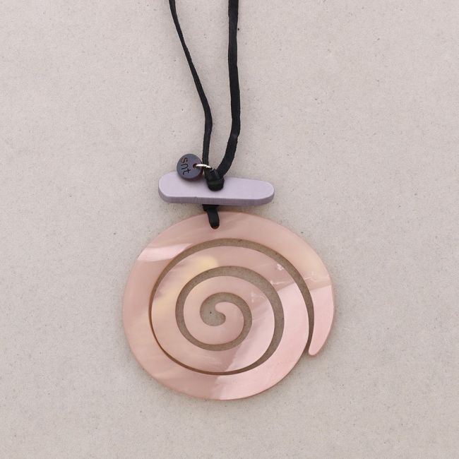 LONG RESIN SPIRAL PENDANT NECKLACE