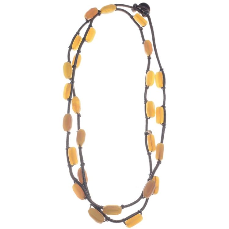 LONG NECKLACE WITH KNOTTED RESIN BEADS