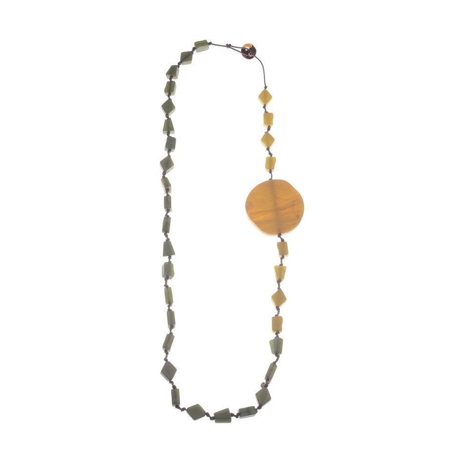 COLLAR LARGO CUENTAS MEDALLÓNES RESINA