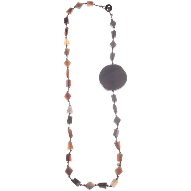 COLLAR LARGO CUENTAS MEDALLÓNES RESINA