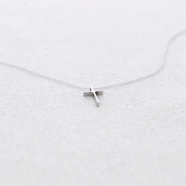 STEEL CROSS PENDANT SHORT NECKLACE