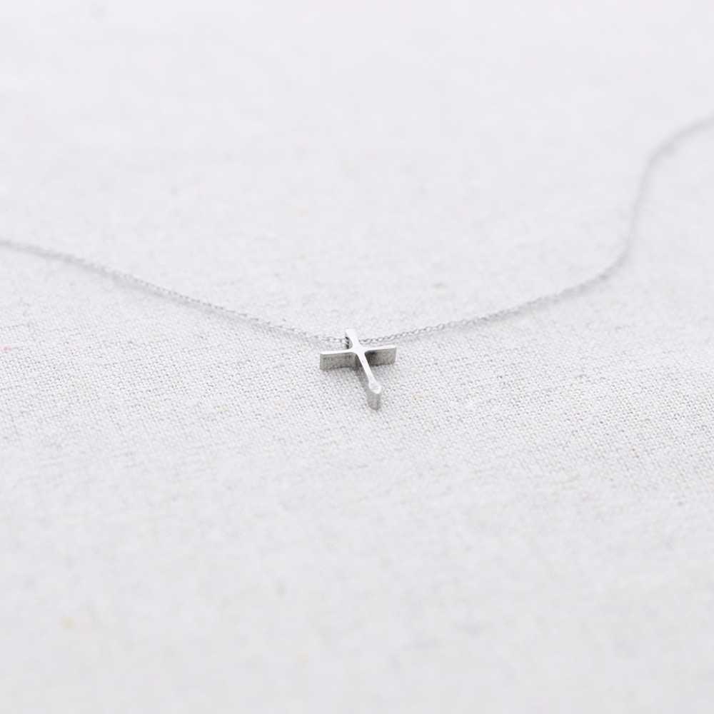 STEEL CROSS PENDANT SHORT NECKLACE