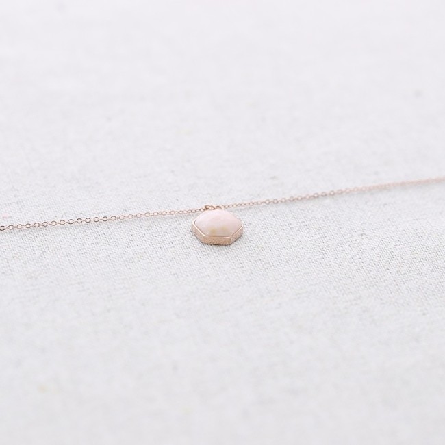 STEEL SHORT NECKLACE PENDANT WITH FACETED STONE