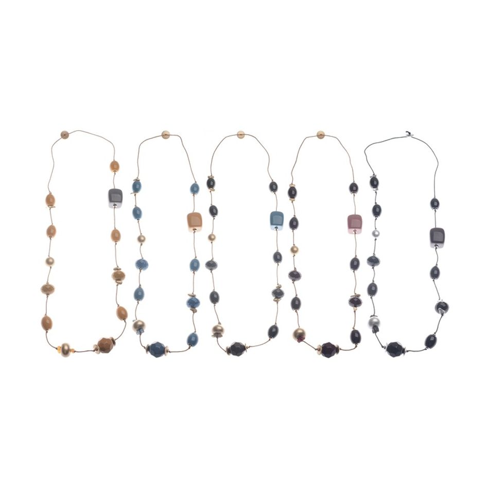 LONG NECKLACE WITH RESIN BEADS