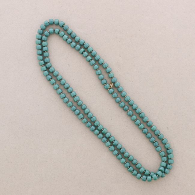 LONG NECKLACE WITH KNOTS