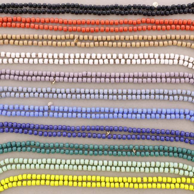 LONG NECKLACE WITH KNOTS