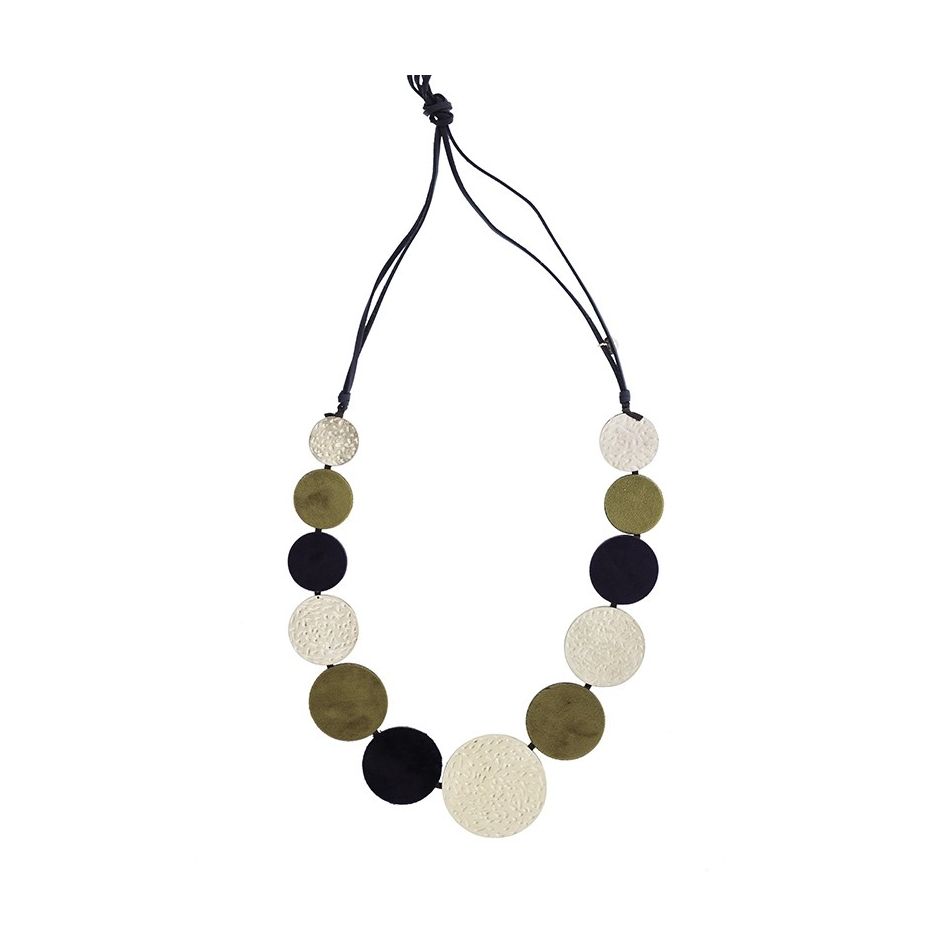 COLLAR LARGO MEDALLAS METAL CUERO