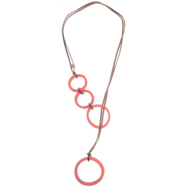 COLLAR LARGO CUATRO ANILLAS RESINA