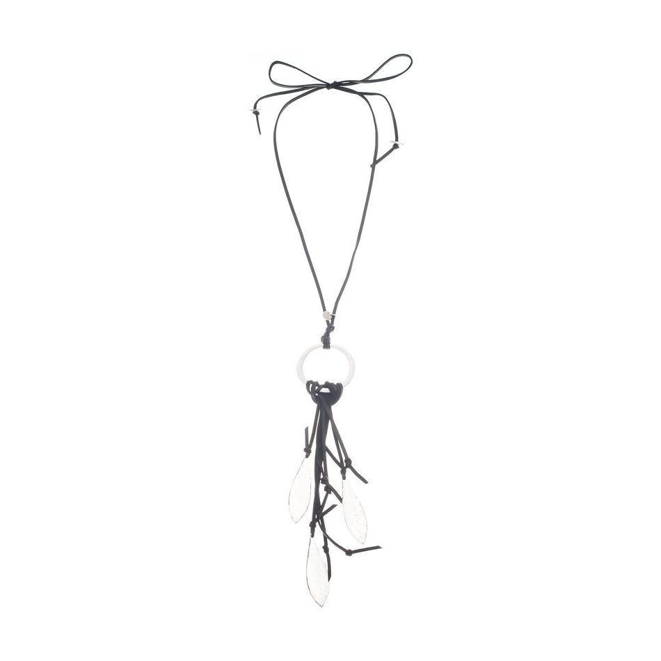 LONG NECKLACE WITH METAL RING PENDANT FRINGE LEAVES