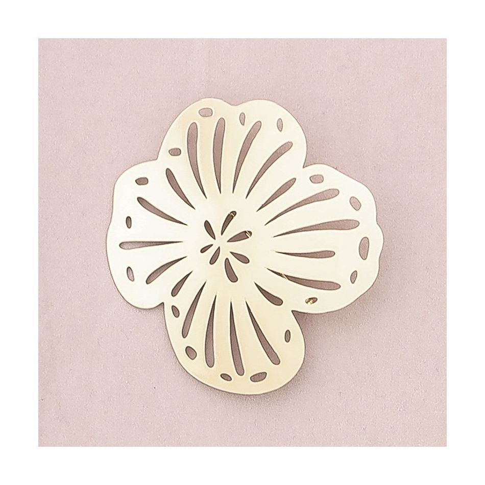 METAL OPENWORK FLOWER BROOCH