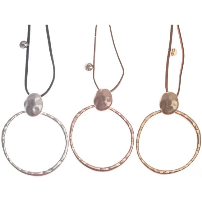 LONG NECKLACE WITH METAL RING PENDANT