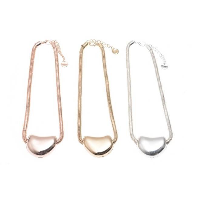 METAL PENDANT SHORT NECKLACE