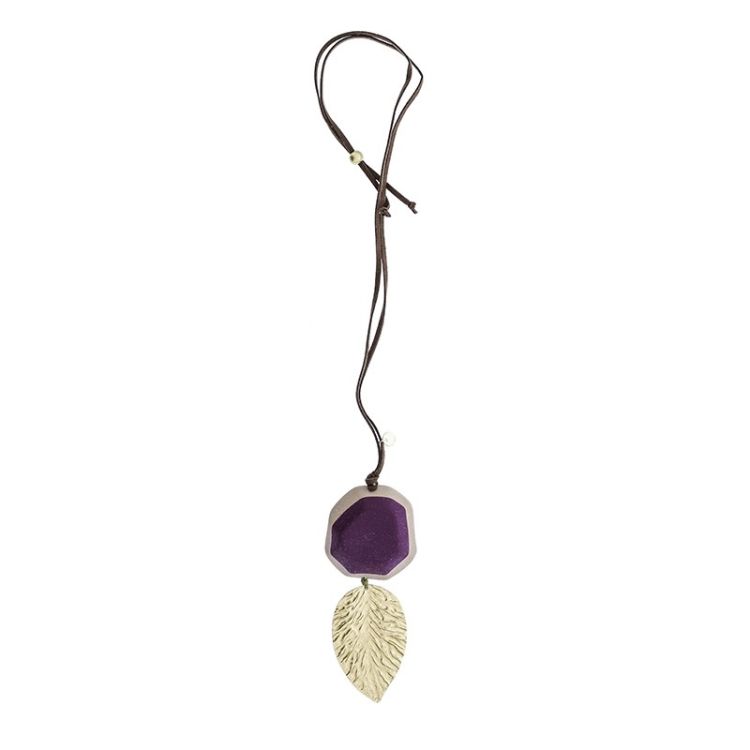 METAL LEAF RESIN PENDANT LONG NECKLACE