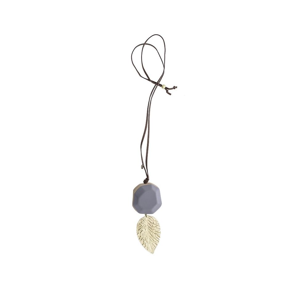 METAL LEAF RESIN PENDANT LONG NECKLACE