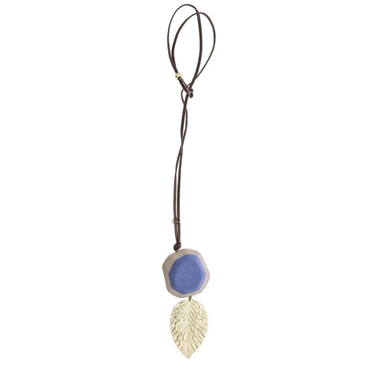 METAL LEAF RESIN PENDANT LONG NECKLACE 2
