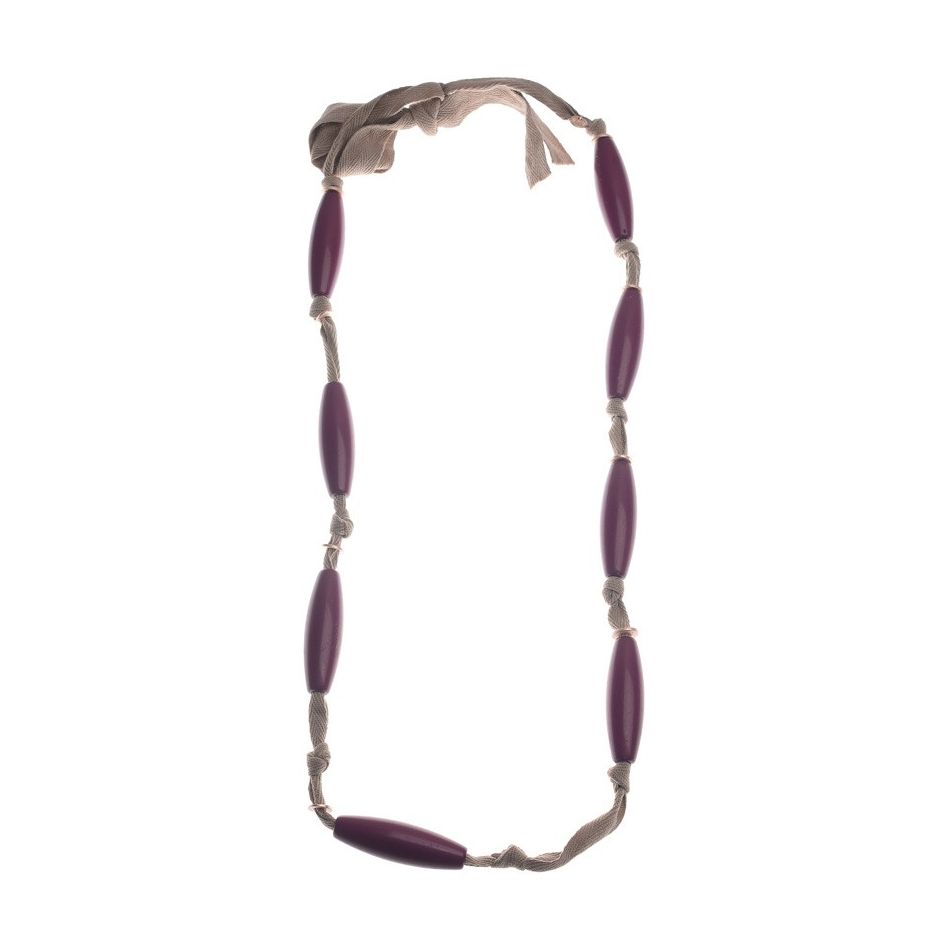 LONG NECKLACE WITH RESIN BEADS
