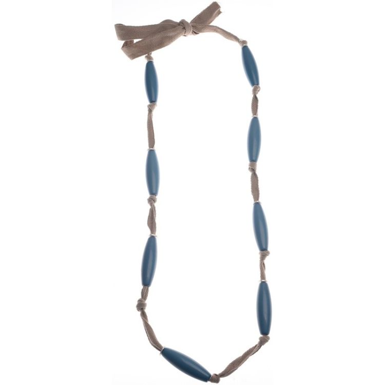 LONG NECKLACE WITH RESIN BEADS 2