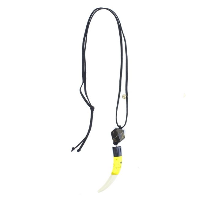 COLLAR LARGO COLGANTE CUERNO RESINA