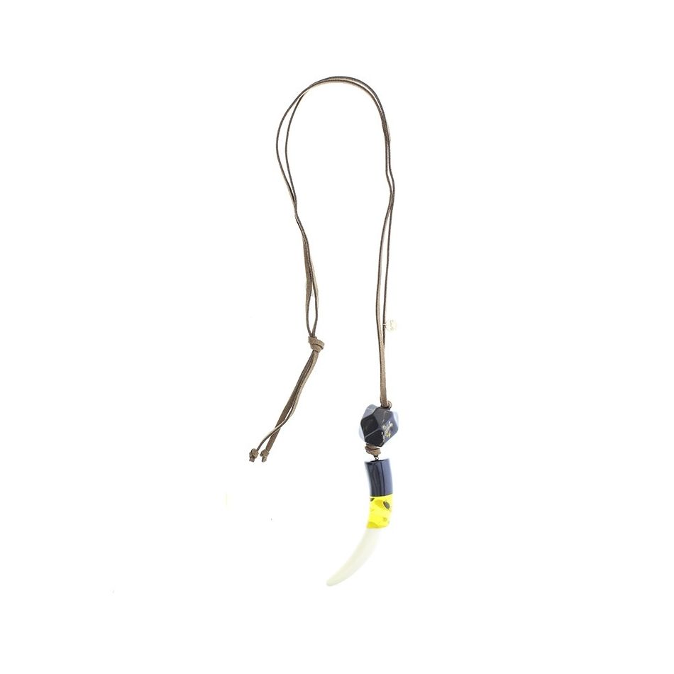 COLLAR LARGO COLGANTE CUERNO RESINA