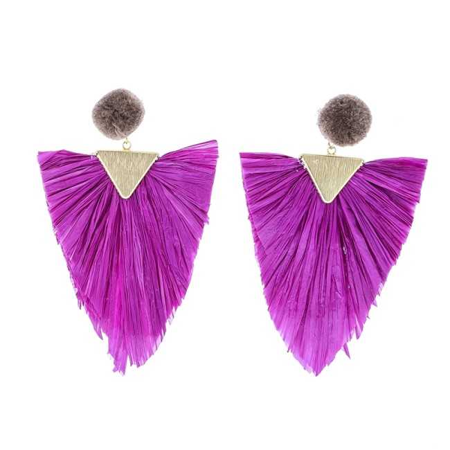 TRIANGULAR RAFFIA HANGING POMPOM EARRINGS