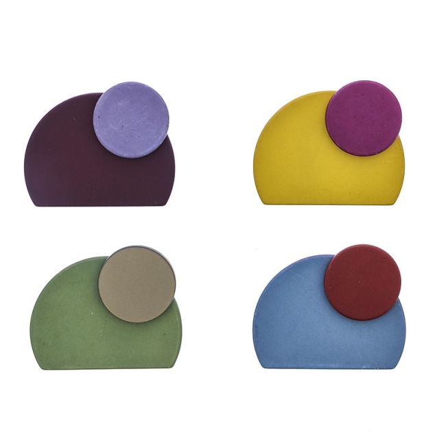 BROCHE FORMA GEOMÉTRICA RESINA