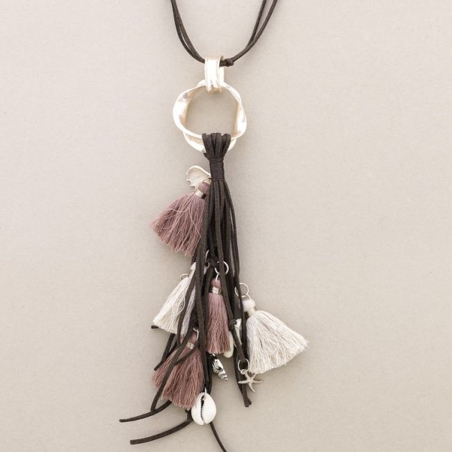 COLLAR LARGO COLGANTE ANILLA METAL FLECOS