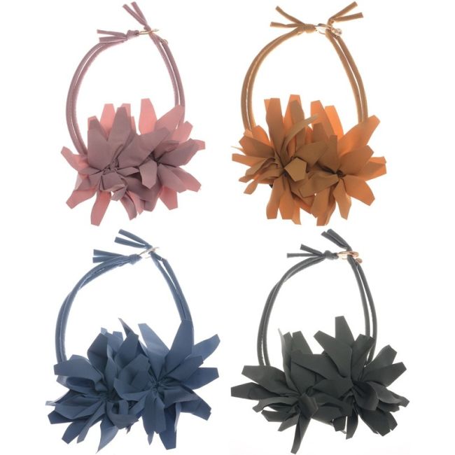 DOUBLE FABRIC FLOWER SHORT NECKLACE