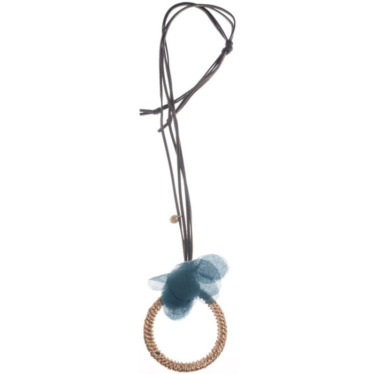 COLLAR LARGO COLGANTE ANILLA FLOR TELA