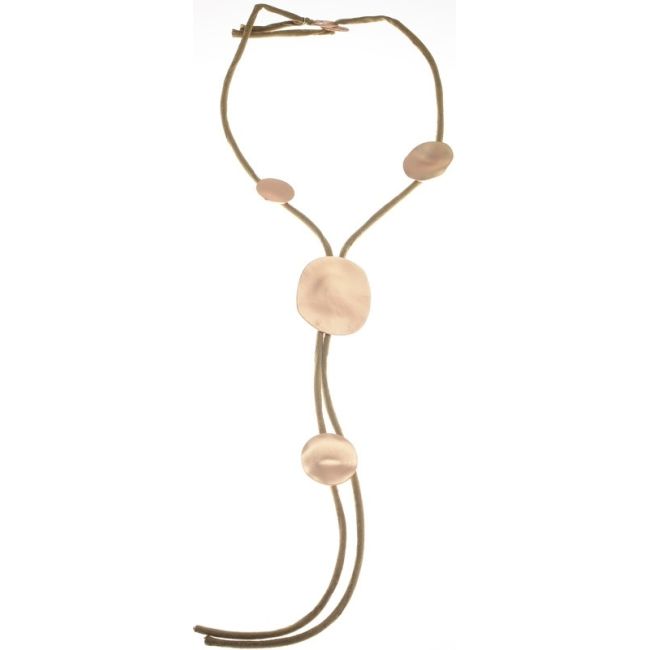FABRIC TUBES SHORT NECKLACE WITH METAL MEDALS
