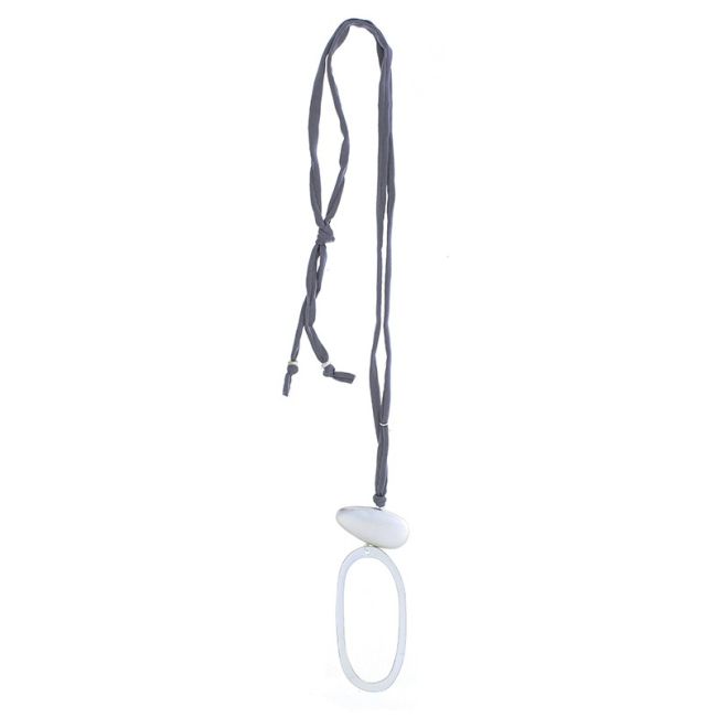 LONG NECKLACE WITH METAL RING PENDANT