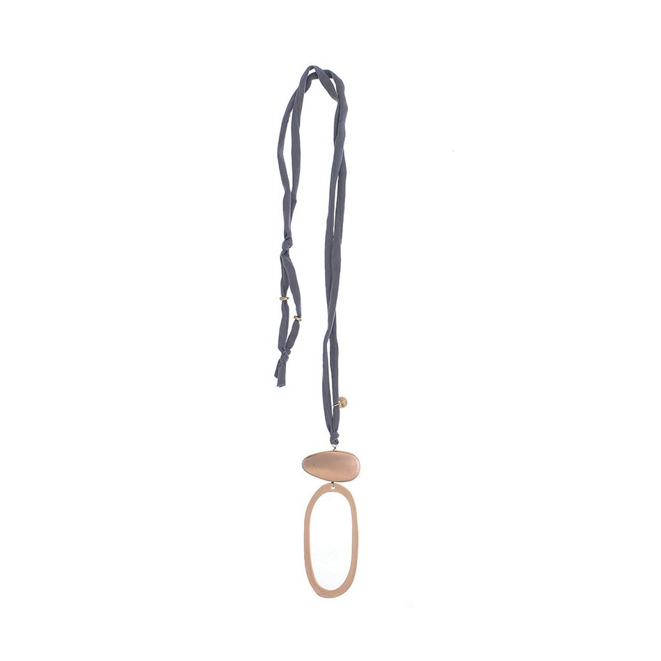 LONG NECKLACE WITH METAL RING PENDANT