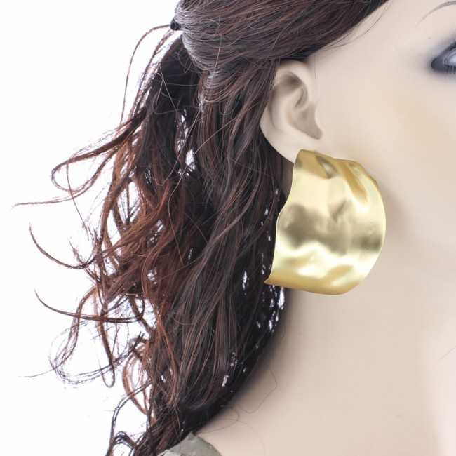 METAL SHAPED EARRINGS