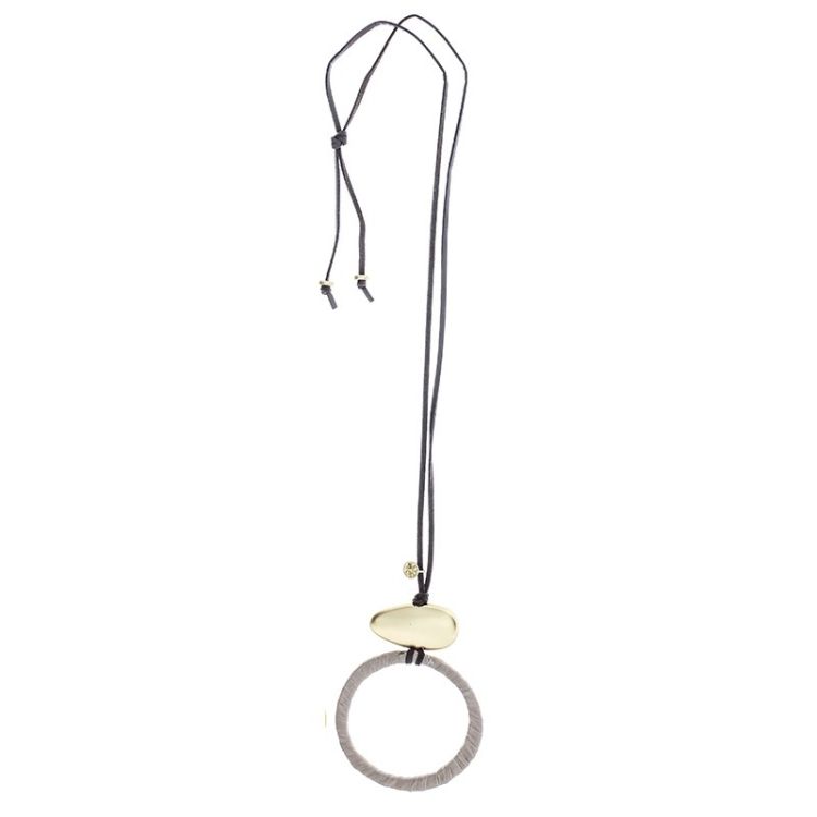 LONG NECKLACE WITH LINED METAL RING PENDANT