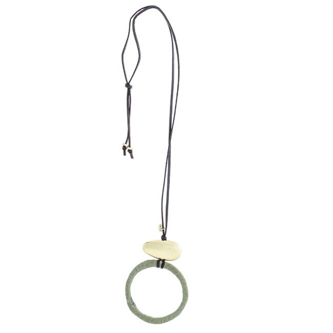LONG NECKLACE WITH LINED METAL RING PENDANT