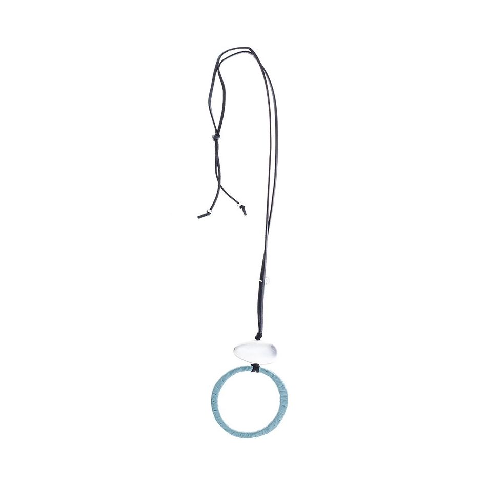 LONG NECKLACE WITH LINED METAL RING PENDANT