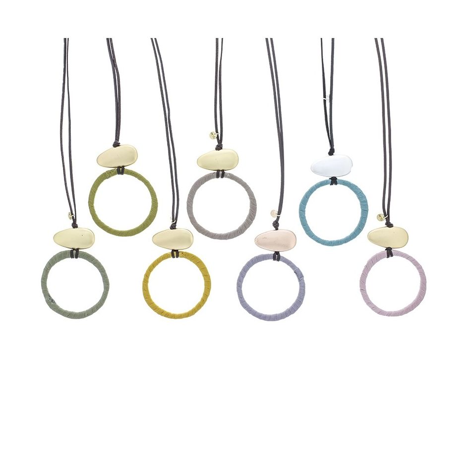 LONG NECKLACE WITH LINED METAL RING PENDANT