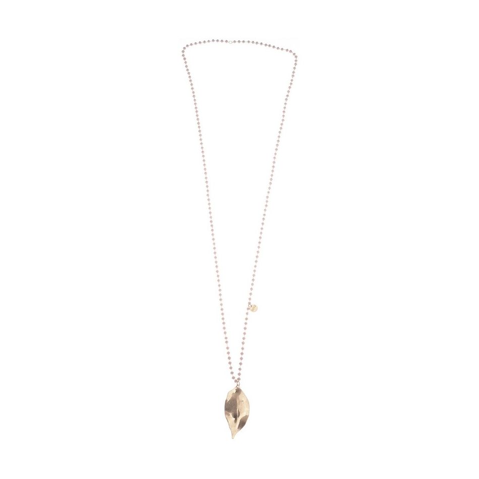 LONG NECKLACE WITH FACETED CRYSTALS AND METAL LEAF PENDANT