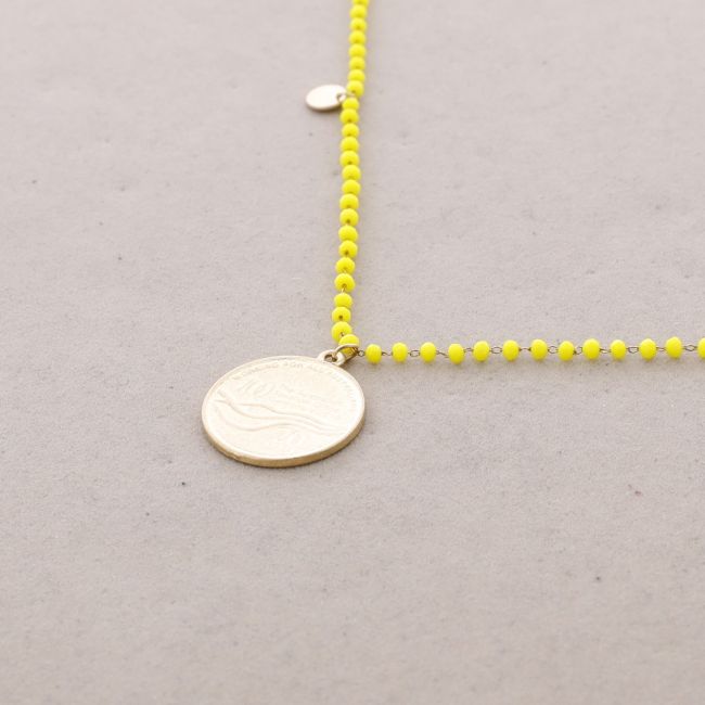 LONG NECKLACE WITH FACETED CRYSTALS AND METAL COIN PENDANT