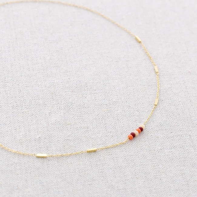 STEEL SHORT NECKLACE WITH FACETED CRYSTALS