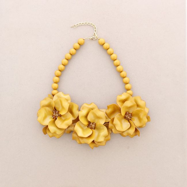 GARGANTILLA TRIPLE FLOR CUENTAS