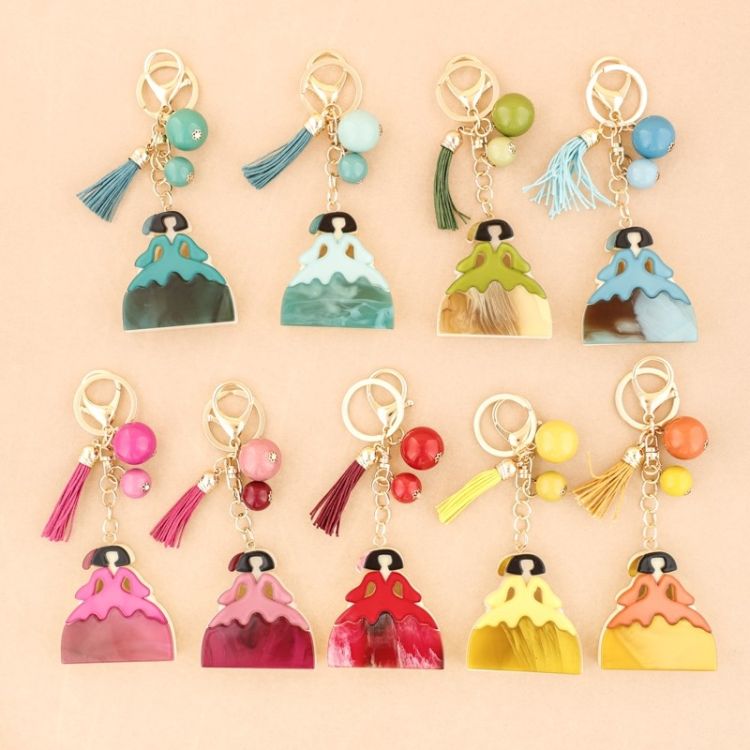 MENINA RESIN KEYCHAIN 2