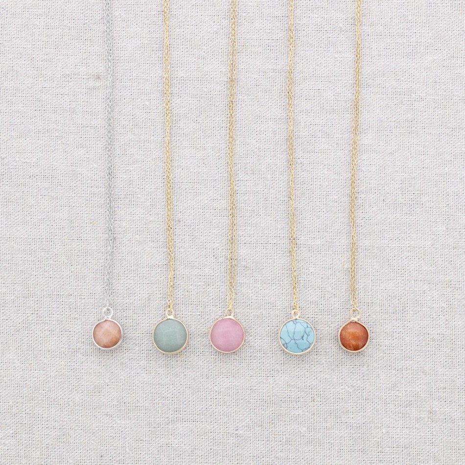 STEEL SHORT NECKLACE WITH FACETED STONE