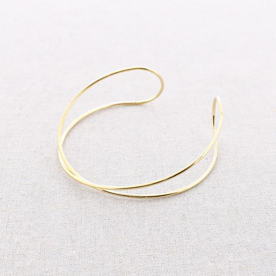TWO CROSSED STRAPS ADJUSTABLE STEEL ARM CUFF